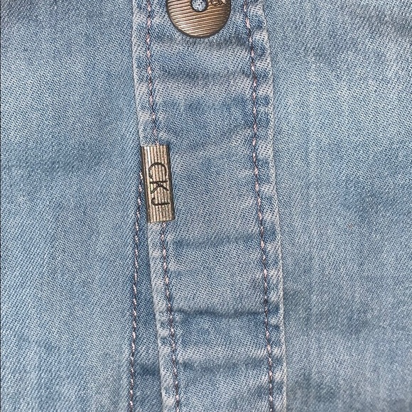 Men’s Calvin Klein shirt - Picture 2 of 3